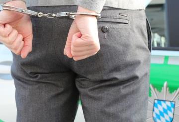 Adolescente es arrestado tras apuñalar a la trabajadora de un hotel