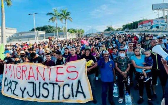 Más de dos mil migrantes en caravana salen de Tapachula a la Ciudad de México