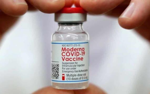 Estudian posibles riesgos cardíacos por vacuna Moderna contra covid