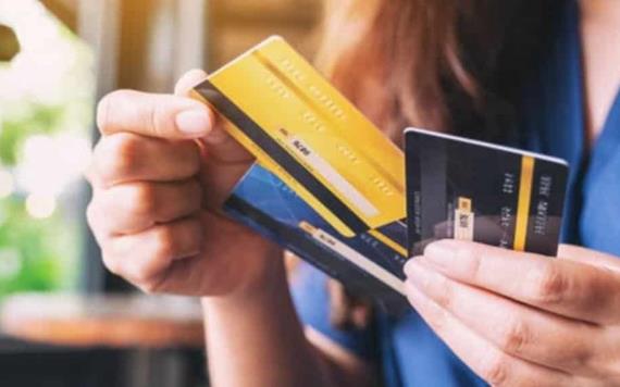 Al no pagar deudas de tus tarjetas de crédito el banco podría retener tu salario
