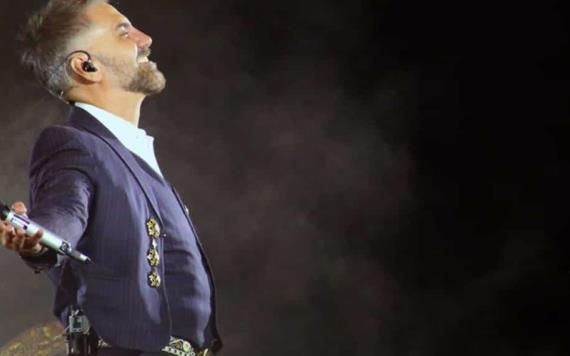 Alejandro Fernández presentó su más reciente álbum en el Coliseo Centenario