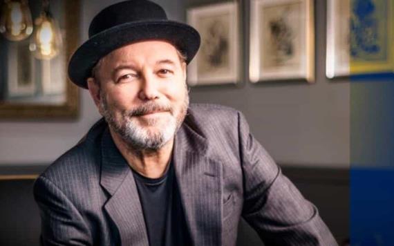 El poeta de la salsa, Rubén Blades es homenajeado en los Grammy Latino