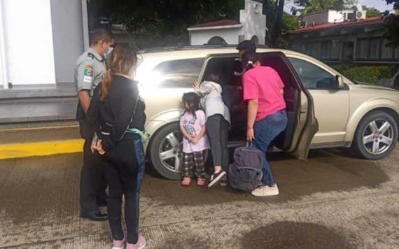 Rescatan a centroamericanos sobre la carretera federal Escarcega-Villahermosa