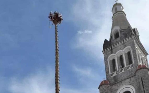 Muere volador de Papantla al caer de 20 metros de altura en Puebla