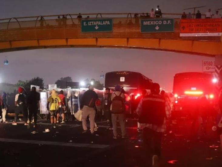 Enfrentamiento entre policías y caravana migrante en Ciudad de México Enfrentamiento entre policías y caravana migrante en Ciudad de México