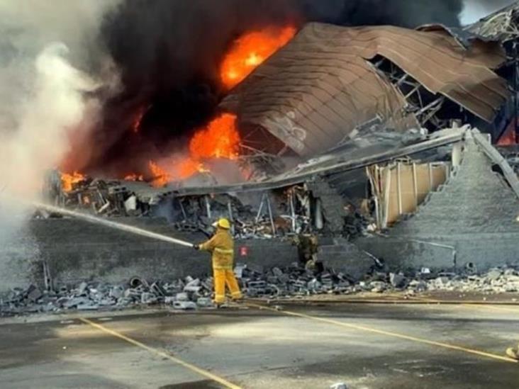 Desalojan a empleados por incendio en Santa Catarina Desalojan a empleados por incendio en Santa Catarina