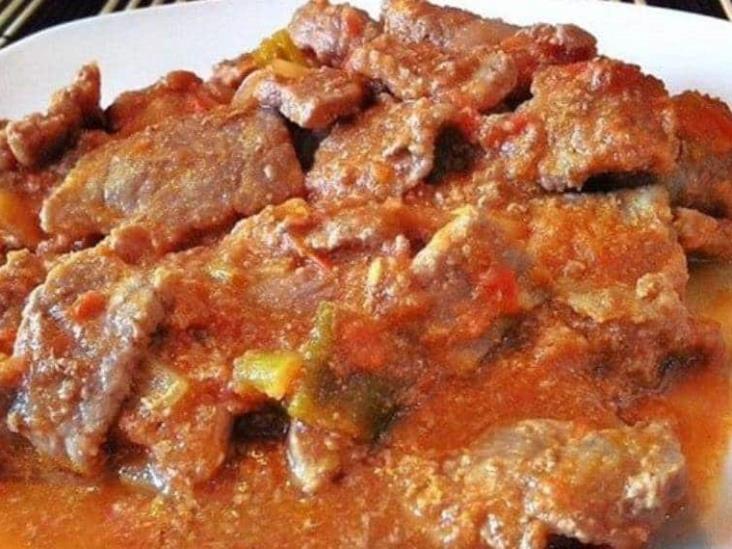 Receta fácil para hacer un rico entomatado de res para la comida Receta fácil para hacer un rico entomatado de res para la comida