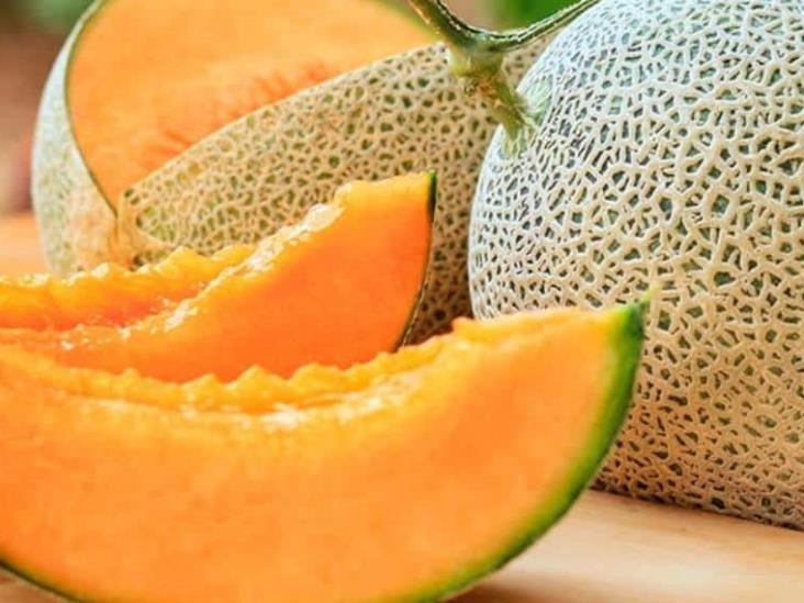 Prepara un agua de melón con menta para desinflamar el abdomen Prepara un agua de melón con menta para desinflamar el abdomen