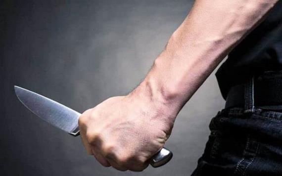 Hombre atacó con un cuchillo a pasajeros de transporte