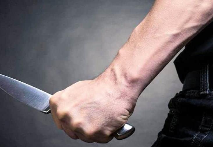 Hombre atacó con un cuchillo a pasajeros de transporte Hombre atacó con un cuchillo a pasajeros de transporte
