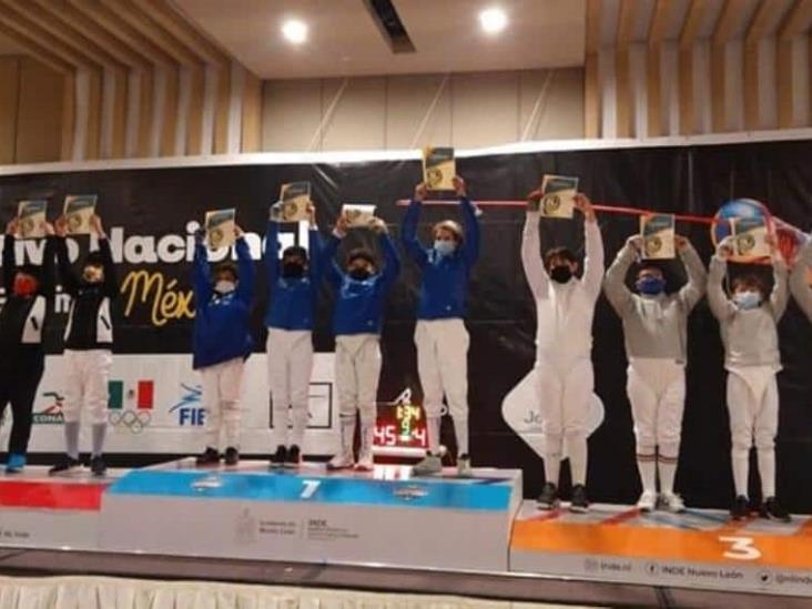 Esgrimistas tabasqueños obtuvieron plata en el II Selectivo Nacional, que se está efectuando en Monterrey, Nuevo León Esgrimistas tabasqueños obtuvieron plata en el II Selectivo Nacional, que se está efectuando en Monterrey, Nuevo León