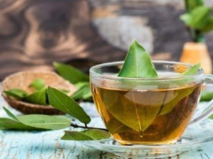 Baja de peso de manera saludable con este té de laurel y limón Baja de peso de manera saludable con este té de laurel y limón