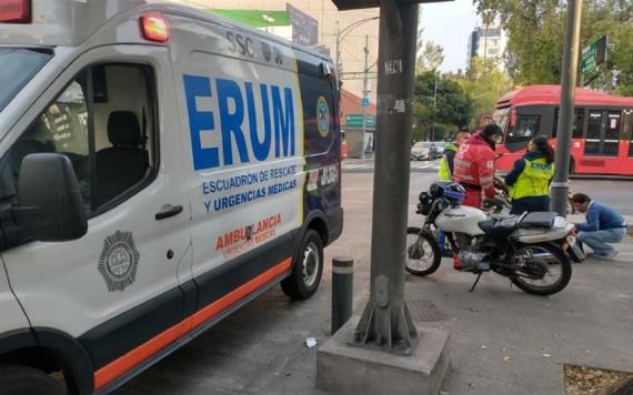 Paramédicos de ambulancia particular abandonan a motociclista lesionado