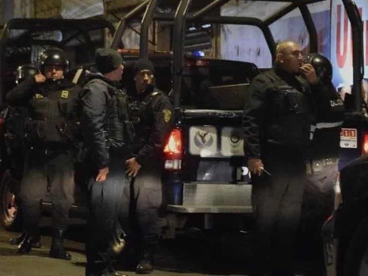 Vecinos intentan linchar a hombre que maltrataba a sus perritos Vecinos intentan linchar a hombre que maltrataba a sus perritos