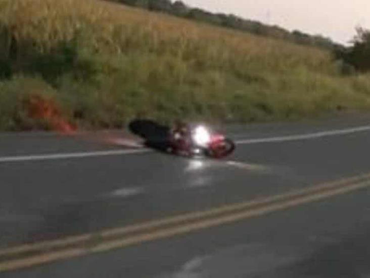 Arrollan a motociclista en la carretera Villahermosa-Escarcega Arrollan a motociclista en la carretera Villahermosa-Escarcega