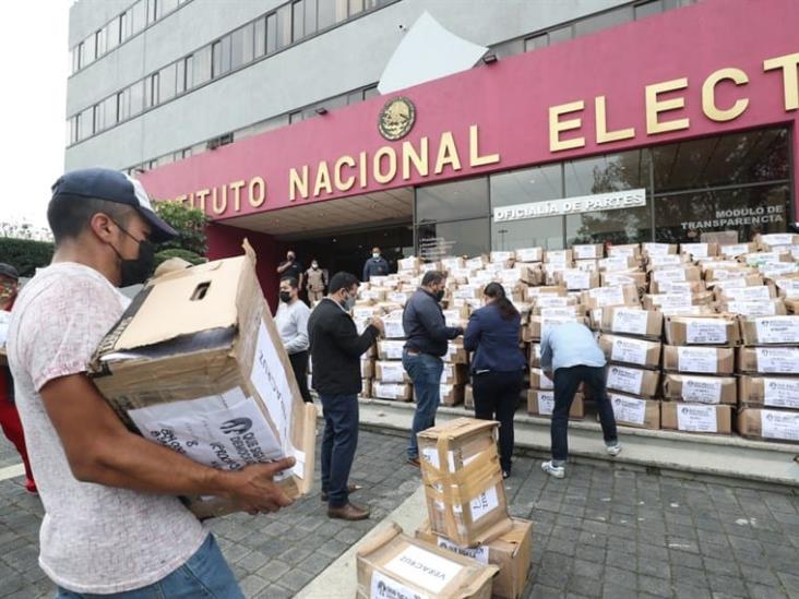 Entregan al INE tres millones de firmas Entregan al INE tres millones de firmas