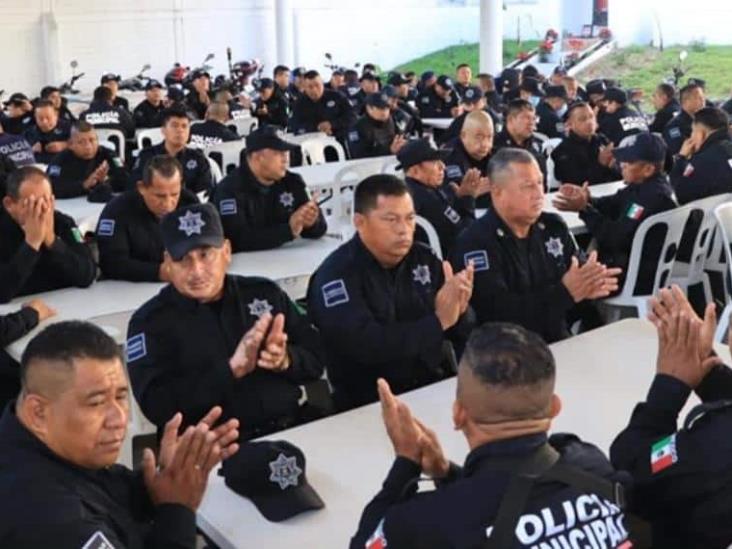 Reconoce ayuntamiento de Comalcalco a sus policías Reconoce ayuntamiento de Comalcalco a sus policías