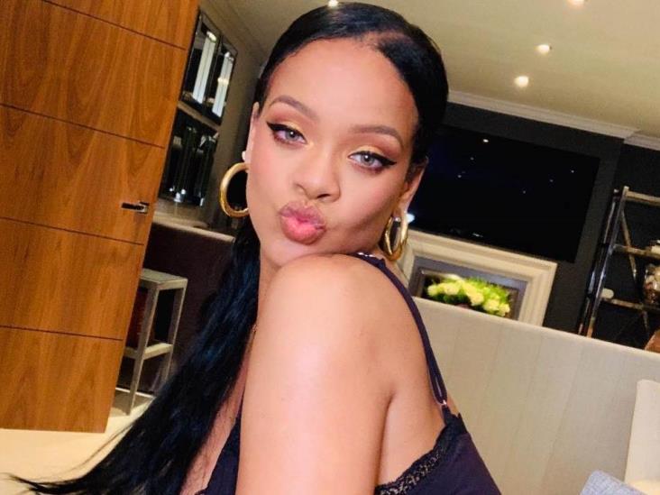 Rihanna celebra el Año Nuevo con arriesgada lencería traslúcida Rihanna celebra el Año Nuevo con arriesgada lencería traslúcida