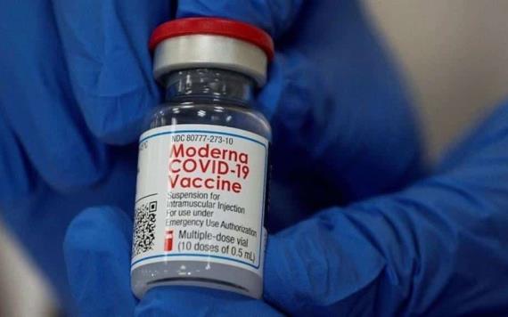 Aplicarán vacuna de refuerzo a docentes a partir del 8 de enero