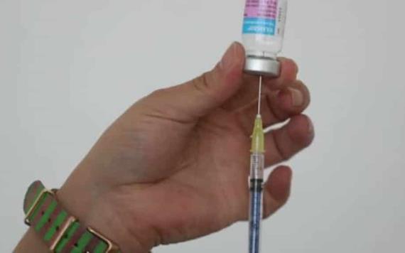 Personal docente recibirá vacuna de refuerzo en Chihuahua ante avance de ómicron