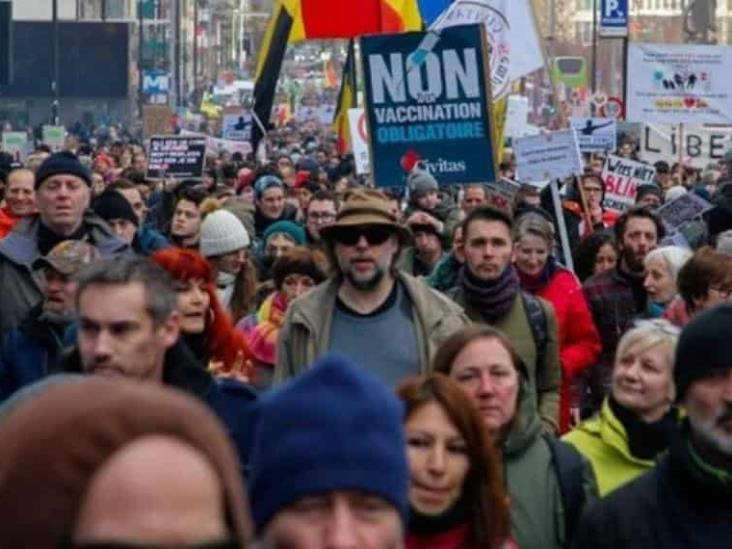Protestan en Bélgica contra restricciones sanitarias antivocid Protestan en Bélgica contra restricciones sanitarias antivocid