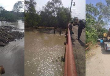 Desazolvan puentes en comunidades de Teapa