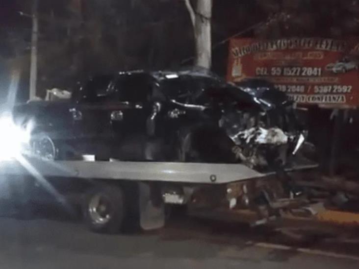 Camioneta cae a vías del Tren Suburbano en EdoMex Camioneta cae a vías del Tren Suburbano en EdoMex