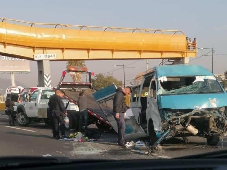 Volcadura de combi deja 18 lesionados en Edomex Volcadura de combi deja 18 lesionados en Edomex