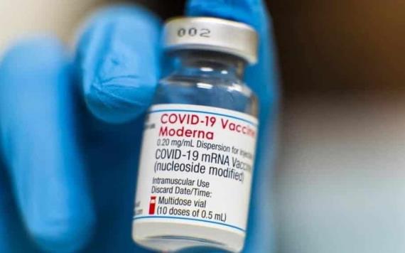 Vacuna Moderna es más efectiva que Pfizer para prevenir hospitalizaciones, revela estudio