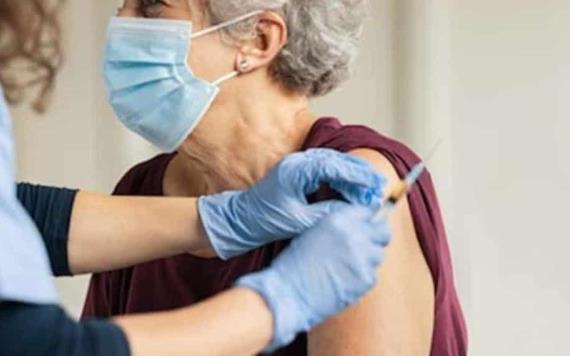Según estudios una cuarta dosis de vacuna contra COVID protege 3 veces más a mayores de 60 años