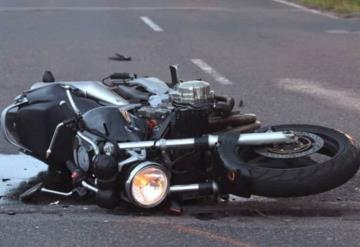 Motociclista que escapaba chocó y el accidente se transmitió en vivo en E.U.