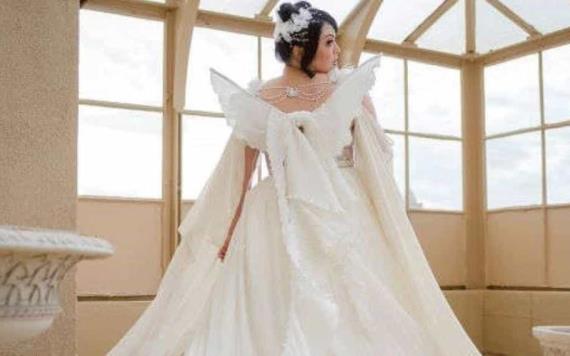 Mujer se casa con vestido de novia inspirado en Sailor Moon