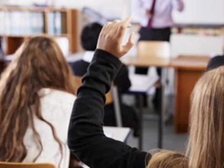 Escuela en EU pide el uso de fajas moldeadoras para alumnas; causa indignación entre padres de familia Escuela en EU pide el uso de fajas moldeadoras para alumnas; causa indignación entre padres de familia