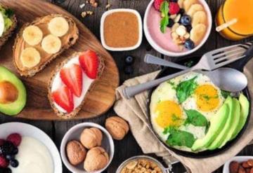 Cómo realizar un desayuno completo: tres alimentos que no pueden faltar