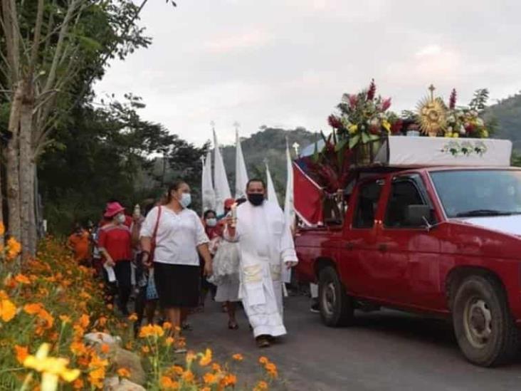 Celebran con fervor a la Candelaria y al Niño Dios en Cuitlahuac, Tacotalpa Celebran con fervor a la Candelaria y al Niño Dios en Cuitlahuac, Tacotalpa
