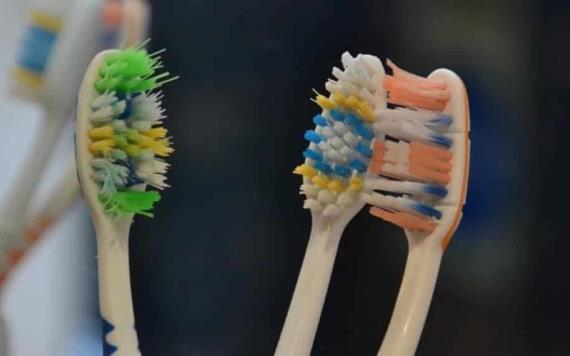 Cepillo de dientes, un posible foco de contagio de Covid