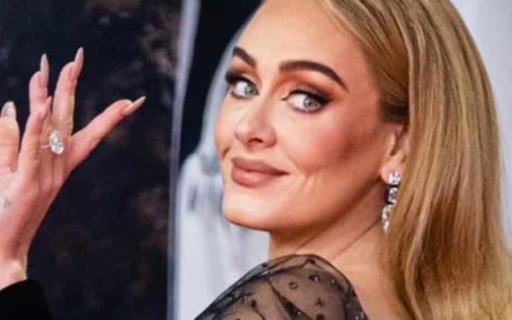 Adele gana 2 premios en Brit Awards y luce espectacular anillo de diamantes