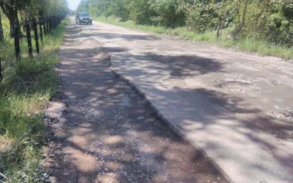 Carreteras de Jalpa de Méndez presentan graves deterioros, piden respuesta de las autoridades