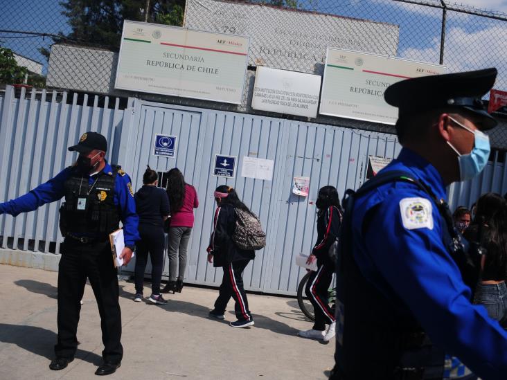 Tras caso de menor que se disparó en escuela, regresaría protocolo de revisión en escuelas de CDMX Tras caso de menor que se disparó en escuela, regresaría protocolo de revisión en escuelas de CDMX