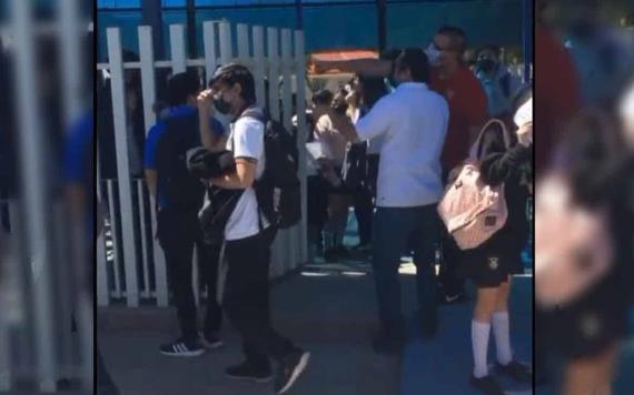 Miden faldas a alumnas de prepa en Sinaloa y les tocan piernas