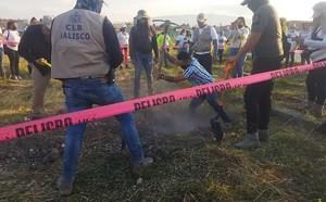 Madres buscadoras de desaparecidos localizan fosas clandestinas a metros de juegos infantiles en Jalisco
