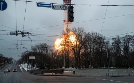 Reportan Cinco muertos y heridos tras ataque ruso a torre de televisión de Kiev