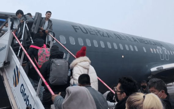 Despega avión de la Fuerza Aérea que lleva a mexicanos repatriados de Ucrania