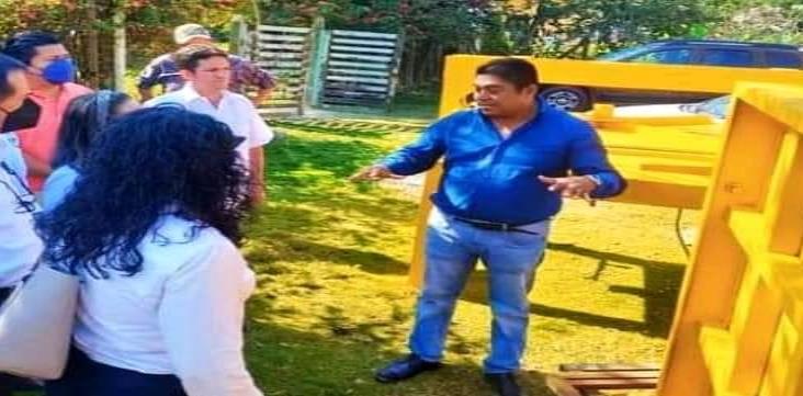 Realizan proyecto ecológico, la unión de productores de coco en el estado ante el tecnológico y autoridades municipales Realizan proyecto ecológico, la unión de productores de coco en el estado ante el tecnológico y autoridades municipales