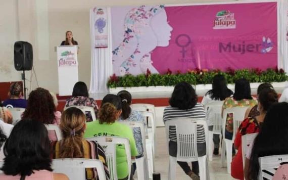 Conmemoran en Jalapa el 8M y reconocen a mujeres destacadas