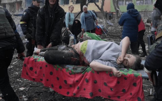 Tropas rusas atacan hospital materno infantil en Ucrania