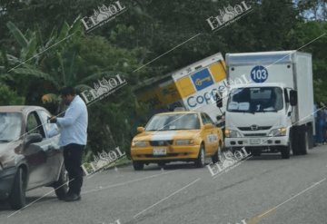 Termina cuerpo prensado en fatal accidente sobre carretera Jalapa Villahermosa