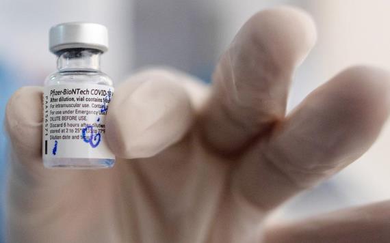 CEO de Pfizer ve necesaria cuarta dosis de vacuna contra el Covid