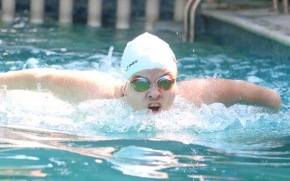 La nadadora comalcalquense, Naomi Somellera tuvo buena participación en la Serie Mundial en Italia
