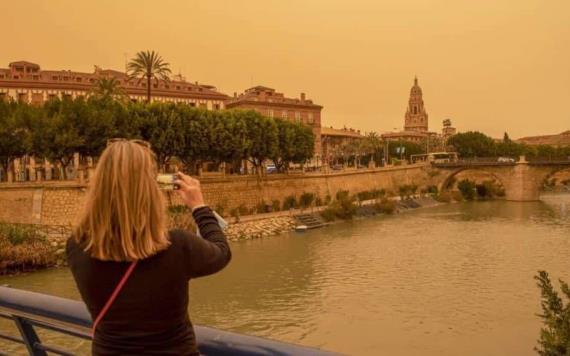 Polvo del Sahara, tiñe el cielo de naranja en España